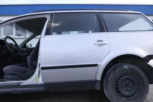 VW Passat 3B 3BG Kombi Variant Tür hinten links silber LA7W reflexsilber