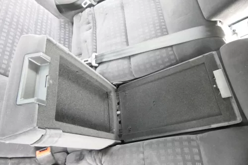 VW Passat 3B 3BG Kombi Variant Sitz Rückbank Rücksitzbank 3 Punkt Gurt dunkel (163306)