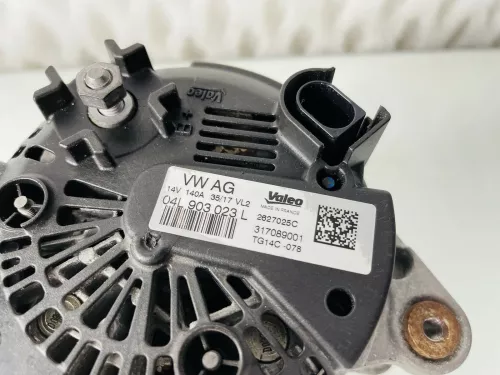 Passat Caddy Lichtmaschine Generator 03L903023K 140A 2,0 TDI Freilauf  (163436)