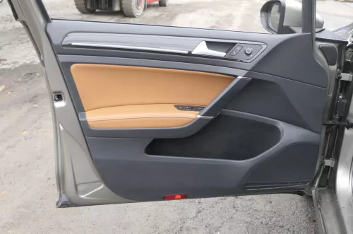 VW Golf 7 5G Limousine Türverkleidung Tür vorn hinten 4/5-Türer Leder braun (163678)