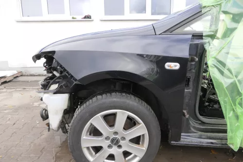 Seat Ibiza 6J Kotflügel vorne links schwarz LC9Z 6J0821021A
