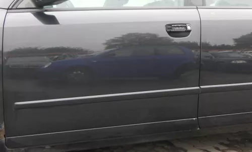 Audi A4 B6 8E nur Türblatt Tür vorne links Fahrertür schwarz LZ9W Kombi+Limo (164241)