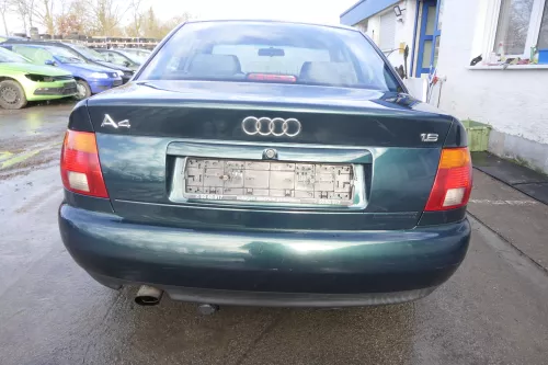 Audi A4 B5 Limousine Stoßstange hinten Heckstoßstange grün LZ6U biscaBj99