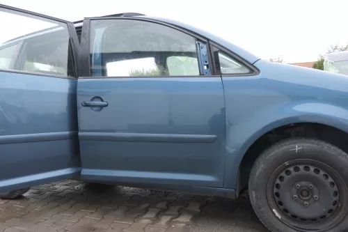 VW Touran 1T3 1T Tür vorne rechts Beifahrertür blau gürn LC5Q ohne Anbauteile (164473)