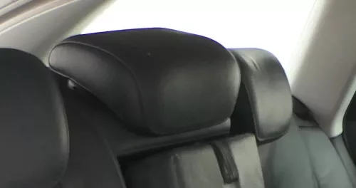 Audi A4 B8 8K Kopfstütze hinten in der Mitte schwarz Leder Milano (164601)