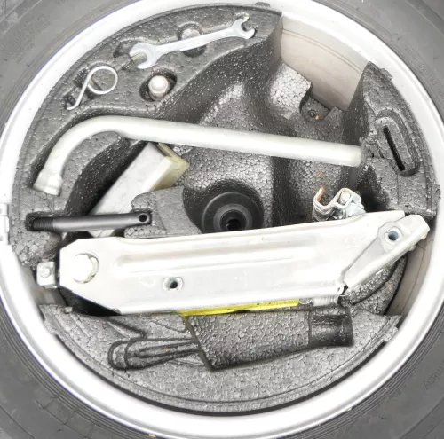 Audi A3 8P Bordwerkzeug Pannenset Wagenheber Werkzeug (164813)
