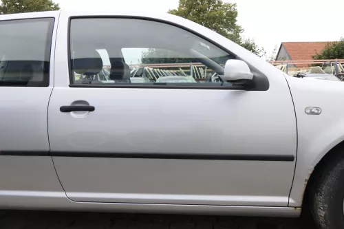 VW Golf 4 Tür vorne rechts Beifahrertür 2/3-Türer LA7W silber grau ohnAnbauteile (164854)