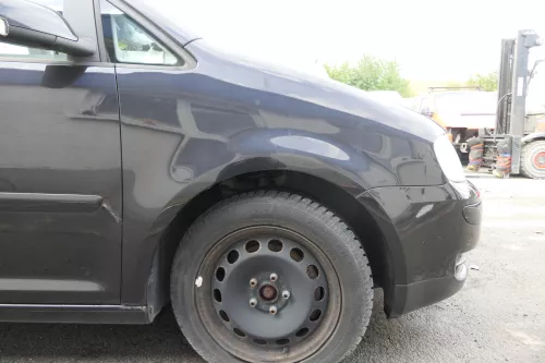 VW Touran 1T Kotflügel vorne rechts schwarz LC9Z 1T0821022A ca.Bj2003-2006 (165047)