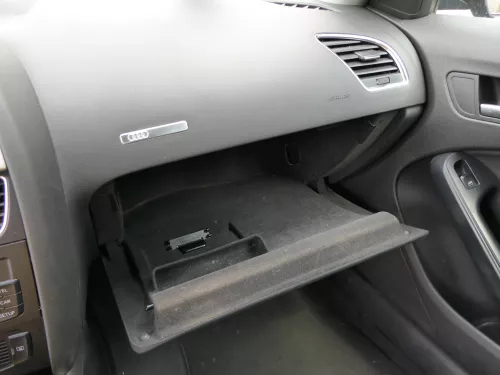 Audi A4 8K B8 Handschuhfach Griff Deckel Klappe schwarz soul (165200)