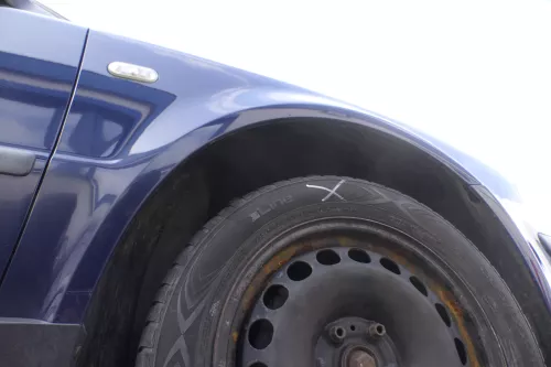VW Passat 3BG 3B6 Kotflügel vorne rechts blau LA5E (Blinkerloch)  (165236)