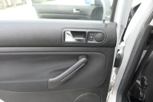1x VW Golf 4 1J Kombi Türverkleidung Verkleidung Tür hinten links schwarz (165297)