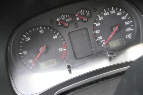 VW Golf 4 Tacho Tachometer Kombiinstrument 313.000km 1J0920802E 1,9 TDI 66kw 81k (165308)