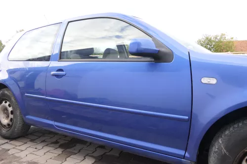 VW Golf 4 Tür vorne rechts Beifahrertür 2/3-Türer blau LW5Y ohnAnbauteile (165320)