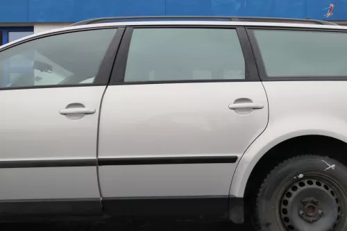 Passat 3B 3BG 3B6 Kombi Variant Tür hinten links silber grau LB7Z  (165532)