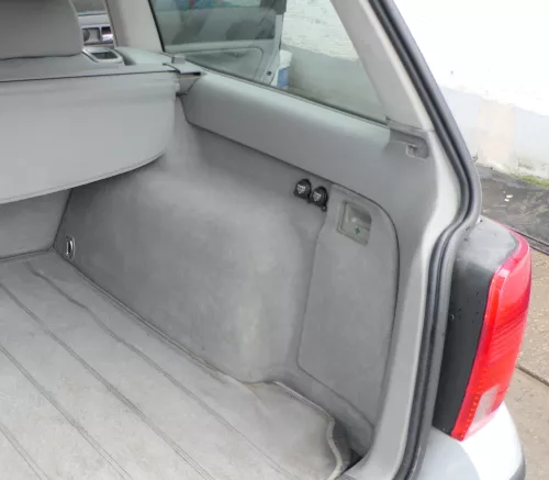 VW Passat 3BG 3B Abdeckung Verkleidung Kofferraum hinten rechts 3B9867428 grau (165542)