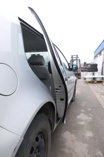 VW Golf 4 Limousine Tür hinten rechts silber grau LB7Z (KEINkombi) (165576)