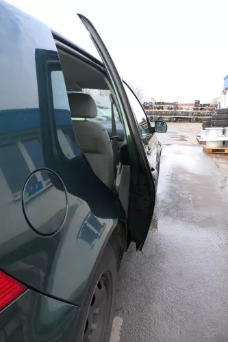 VW Golf 4 Limousine Tür hinten rechts grün LC6M (KEINkombi) (165600)
