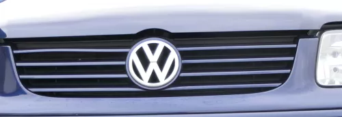 VW Polo 6N2 VW Zeichen Kühlergrill Grill blau LB5N indigoblau (165746)