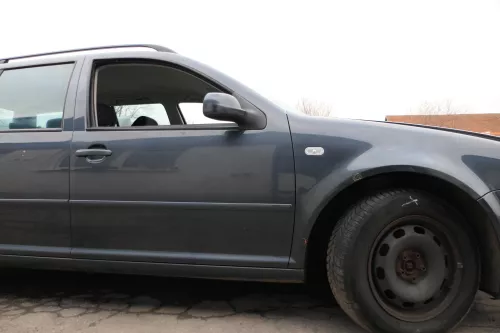 VW Golf 4 Bora Tür vorne rechts Beifahrertür 4/5-Türer+Kombi Variant grau LC7V h (166101)