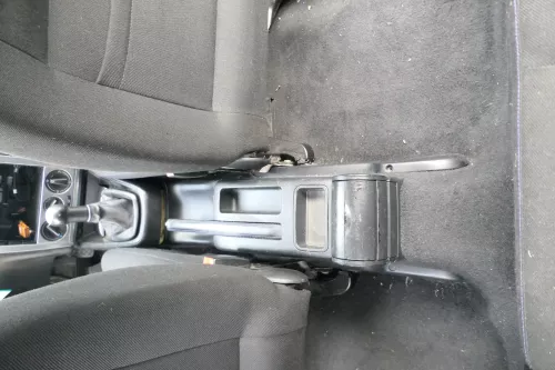VW Golf 4 Bora Handbremse Feststellbremse schwarz Leder blaue Nähte (166118)