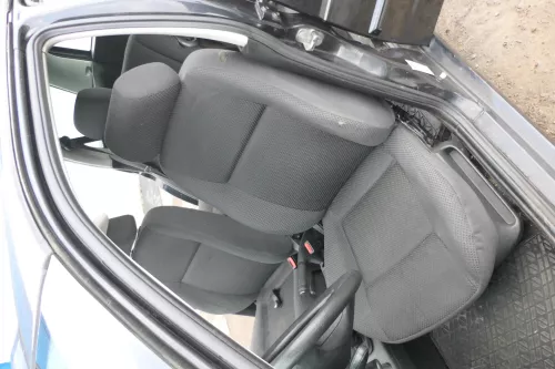 VW Polo Kombi 6K Caddy 9K Türdichtung Dichtung Tür vorne links Fahrertür (166325)