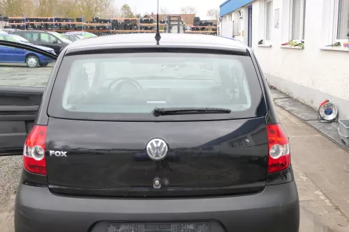 VW Fox 5Z Heckklappe Kofferraumklappe Klappe hinten + Scheibe schwarz LC9Z (166411)