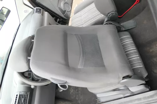 VW Fox Sitz Fahrersitz vorne links OHNEAirbag höhenverstellbar  v (166454)
