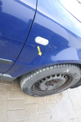 VW Passat 3BG 3B6 Kotflügel vorne rechts blau LA5E (Blinkerloch)  (166641)