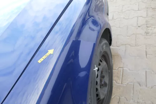 VW Passat 3BG 3B6 Kotflügel vorne rechts blau LA5E (Blinkerloch)  (166641)