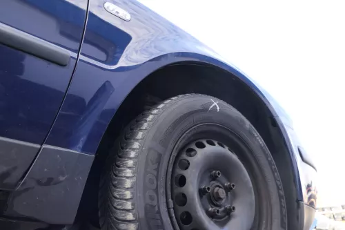 VW Passat 3BG 3B6 Kotflügel vorne rechts blau LA5E (Blinkerloch)  (166641)