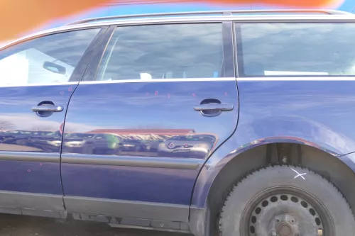 VW Passat 3B 3BG Kombi Variant Tür hinten links blau LA5E ohneAnbauteile (166645)