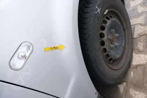 VW Passat 3B Kotflügel vorne rechts silber LB7Z grau - Rost (166902)