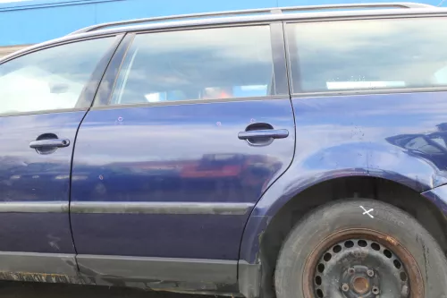 Passat 3B 3BG 3B6 Kombi Variant Tür hinten links blau LB5N (166924)
