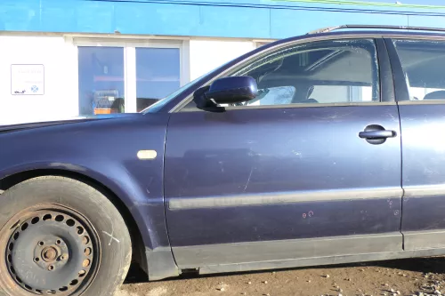 VW Passat 3B 3BG 3B6 Kombi + Limo Tür vorne links Fahrertür blau LN5Y ohneAnbaut (166940)
