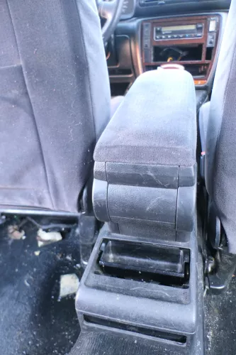 VW Passat 3B Mittelarmlehne Armlehne Lehne Mitte Original schwarz dunkel Velour (166958)