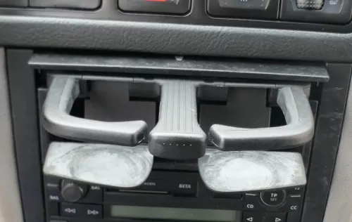 VW Golf 4 Bora Becherhalter Getränkehalter für Dosen Halter Getränke