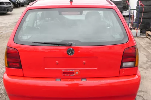 VW Polo 6N Heckklappe Klappe hinten Kofferraumklappe mit Scheibe rot LP3G (167623)