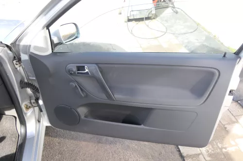 1x VW Polo 6N2 Türverkleidung Verkleidung Tür vorne rechts 2/3-Türer off-black  (167876)