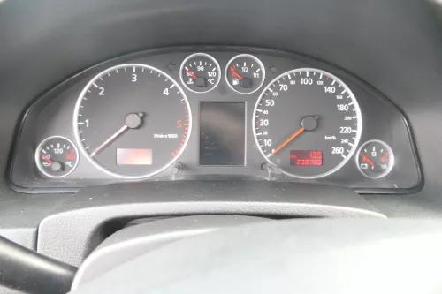 Audi A6 4B Tacho Tachometer Kombiinstrument 230.000km 4B0920933G 2,5 TDI (167934)