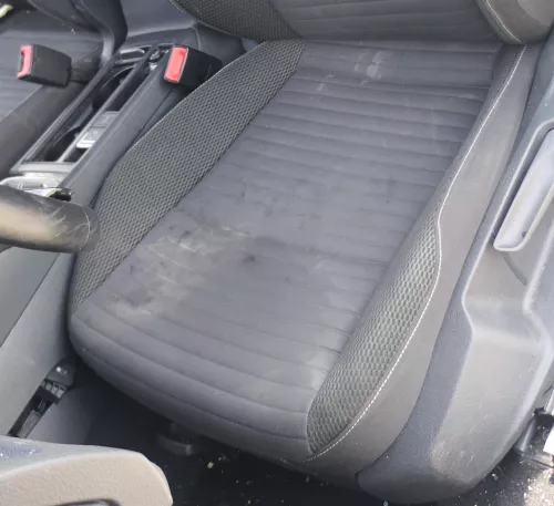 Golf 7 5G nur Bezug von Sitzfläche für Sitz Fahrersitz vorne links BEZUG!+Polste
