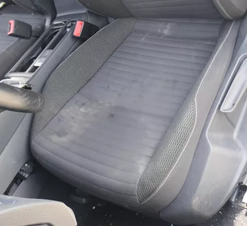 Golf 7 5G nur Bezug von Sitzfläche für Sitz Fahrersitz vorne links BEZUG!+Polste