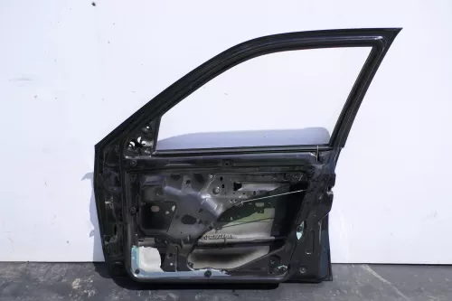 VW Polo Variant Kombi 6Kv oder Caddy 9Kv Tür vorne rechts schwarz LC9Z ohneAnbau (169271)