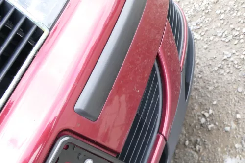 Leon 1M Toledo Stoßstange vorne Stoßfänger Grill rot LS3R (169756)