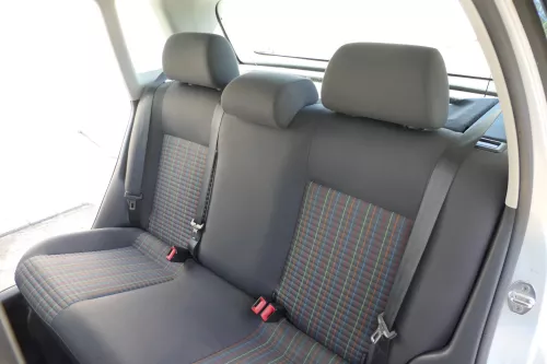 VW Polo 9N 9N3 Sitz Rückbank Sitzfläche Sitze 3 Punkt Gurt hinten mit Kopfstütze (169949)