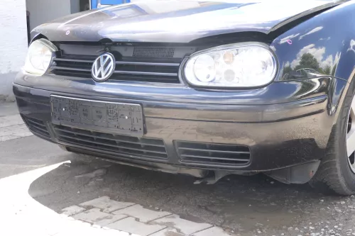 VW Golf 4 1J Stoßstange vorne Stoßfänger vorn schwarz LC9Z Frontstoßstange (170136)