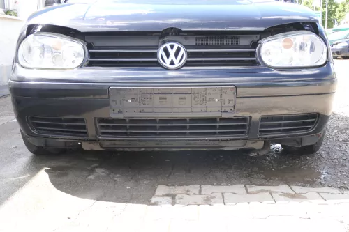 VW Golf 4 1J Stoßstange vorne Stoßfänger vorn schwarz LC9Z Frontstoßstange (170136)