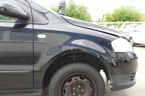 VW Fox 5Z Kotflügel vorne rechts schwarz LC9Z