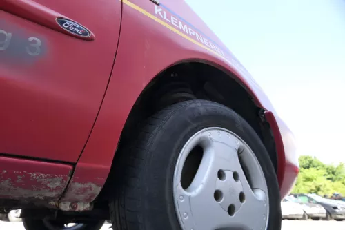 VW Sharan Kotflügel rechts vorne rot bis ca. Ende 1999 passend (170258)