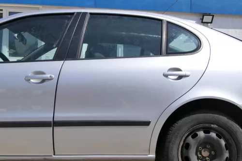Seat Leon Toledo 1M Tür hinten links Fahrerseite silber grau LS7N ohn Anbauteile