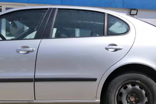 Seat Leon Toledo 1M Tür hinten links Fahrerseite silber grau LS7N ohn Anbauteile (170426)
